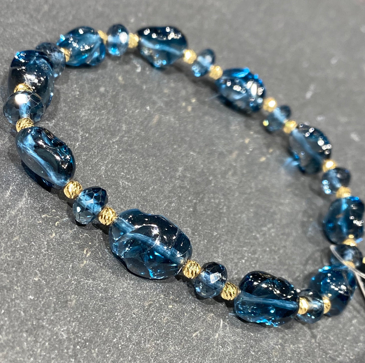 ロンドンブルートパーズK18デザイン ブレスレット｜〜天然石と共に